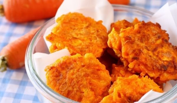 Кюфтенца от извара и моркови