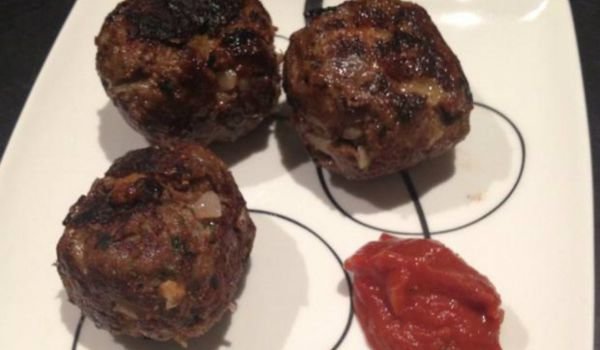 Кюфтенца с моцарела