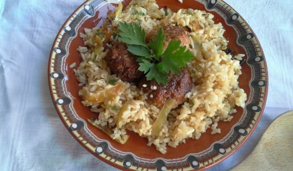 Кюфтенца с ориз и чушки