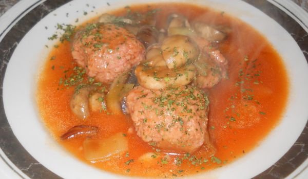 Кюфтета яхния с праз