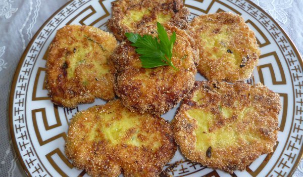 Кюфтета от тиквички, картофи и сирене