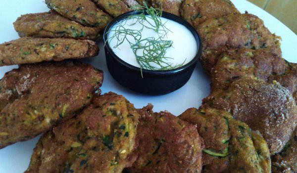 Кюфтета от тиквички на фурна (Мюджвер)