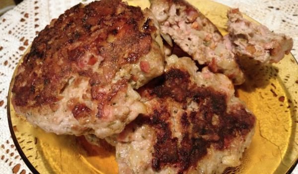 Кюфтета с бекон на скара