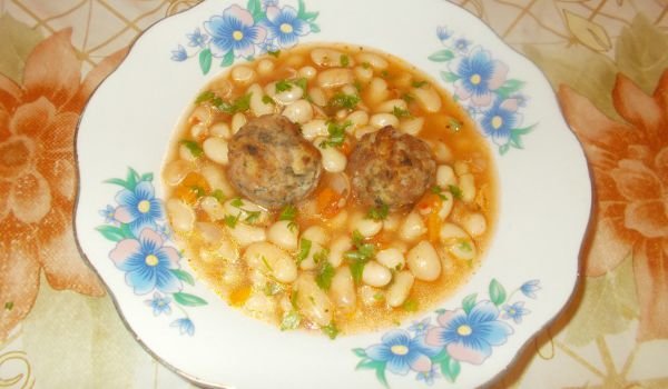 Кюфтета с бял боб