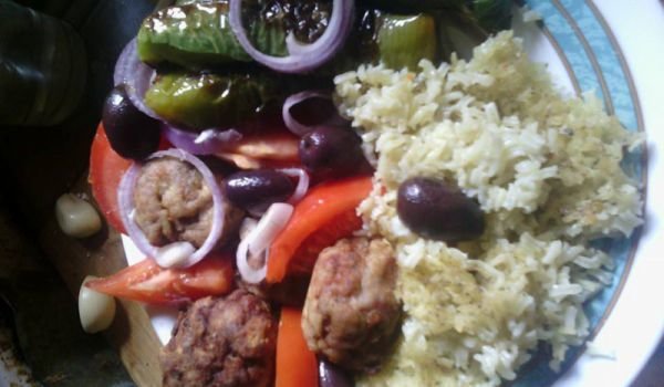 Кюфтета с гарнитура от бял ориз