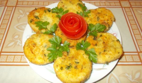 Кюфтета с кашкавал и картофи