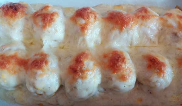 Кюфтета с кашкавал и сос Бешамел