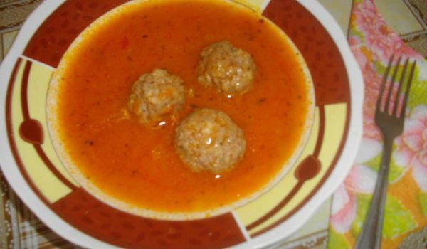 Кюфтета с ориз в сос