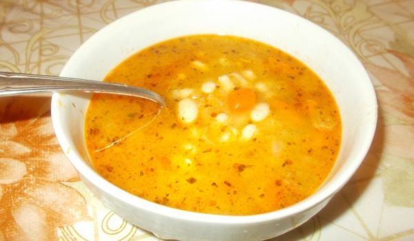 Класическа фасул чорба