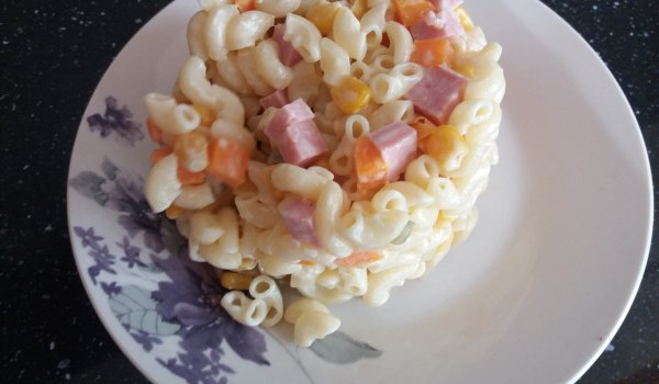 Класическа макаронена салата