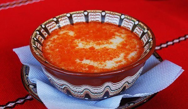 Класическа шкембе чорба с прясно мляко