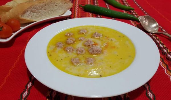 Класическа супа топчета със застройка