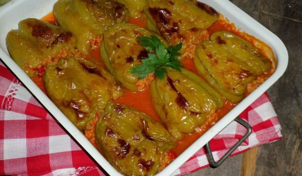 Класически пълнени чушки с ориз