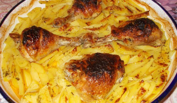 Кокошка с картофи на фурна