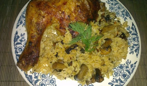 Кокошка с ориз и гъби