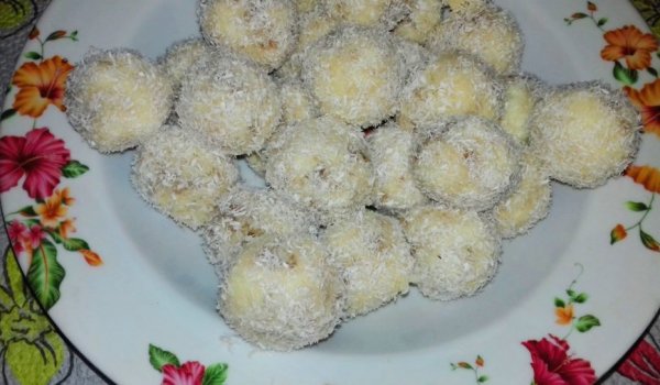 Кокосови бонбони с бял шоколад и сметана