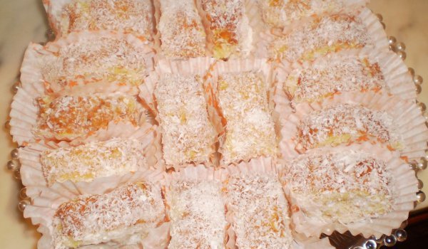 Кокосови сладки с крем