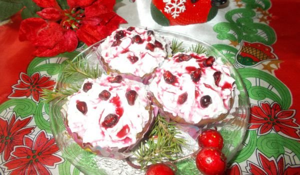 Коледни мъфини с нар