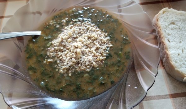 Копривена каша с препечено брашно