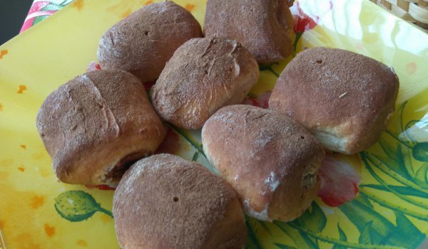 Козуначени кифлички с канела