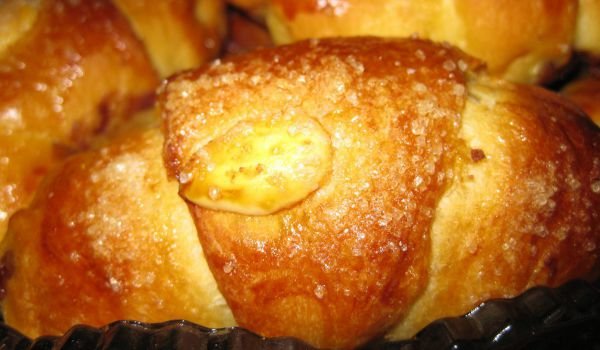 Козуначени кифлички с лимонова кора