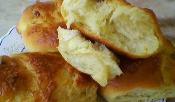 Козуначени кифлички с орехи