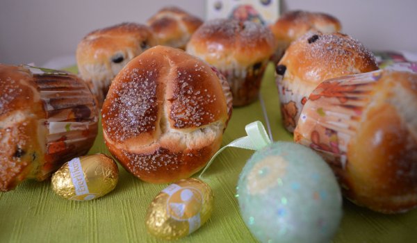 Козуначени мъфини с капки шоколад