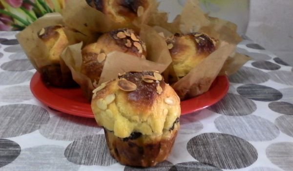Козуначени мъфини с шаколад
