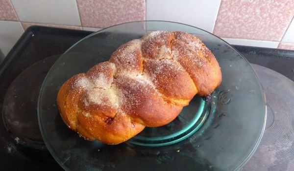 Козунак плитка с орехи, шоколад и фурми