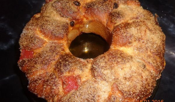 Козунак с локум и стафиди
