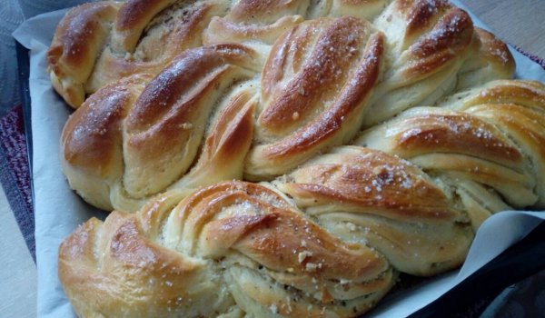 Козунак с мед и орехи