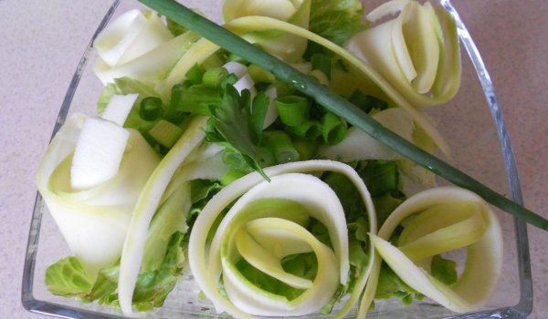 Красива салата с тиквички