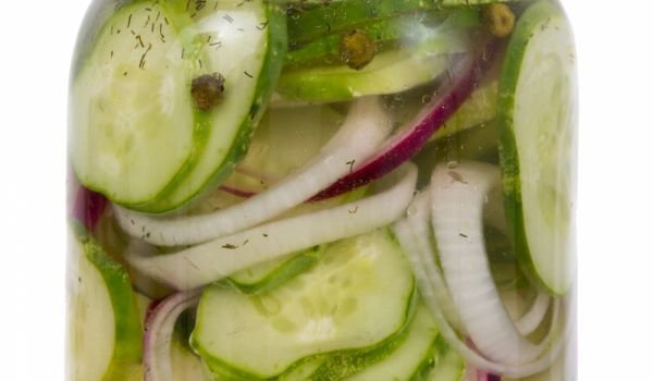 Краставички с лук