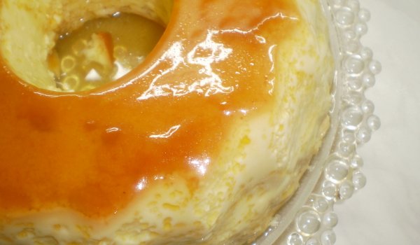 Крем карамел с ябълки и дюли