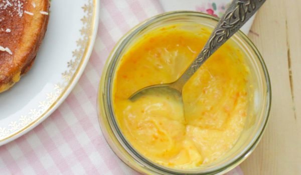 Крем с извара, моркови и мед