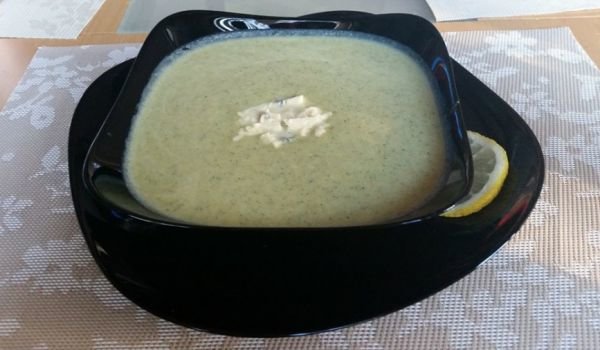 Крем супа от броколи и моркови със синьо сирене