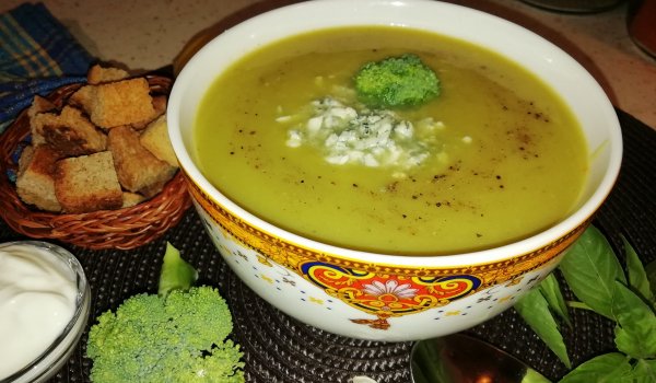 Крем супа от броколи и тиквички