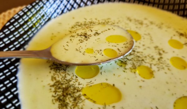 Крем супа от грах и кисело мляко