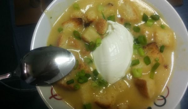 Крем супа със заквасена сметана