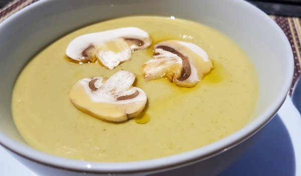 Кремсупа от броколи и гъби