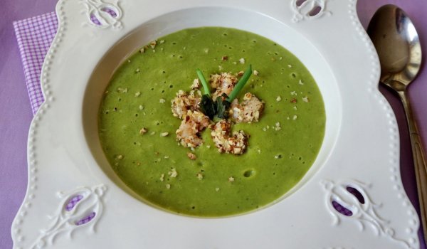 Кремсупа от грах с хрупкави скариди