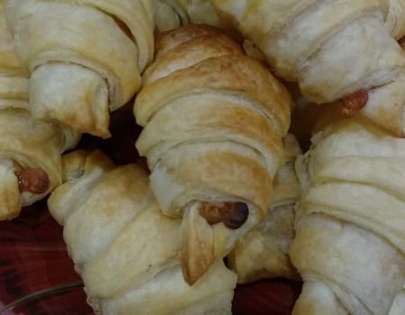 Кроасанчета с чедър и топено сирене