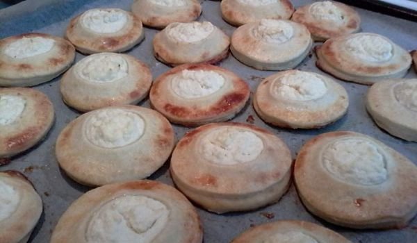 Кръгли соленки с извара