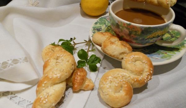 Кулуракя - гръцки великденски курабии с масло