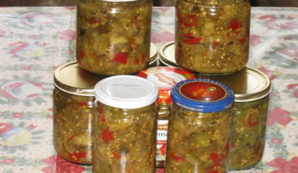 Кьопоолу със зелени домати и червени чушки