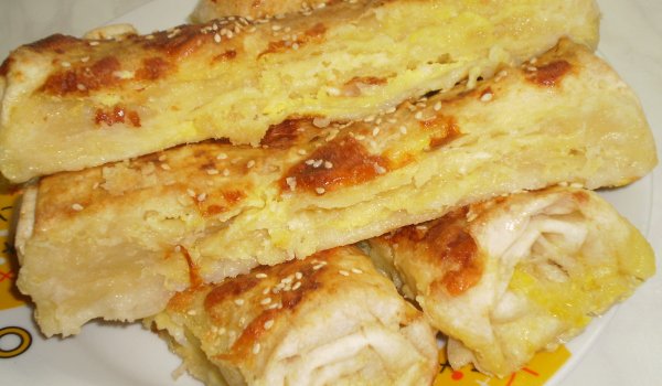 Къпани банички със сирене и кашкавал