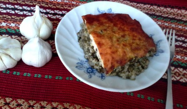 Лапад с кайма, ориз, лук и заливка