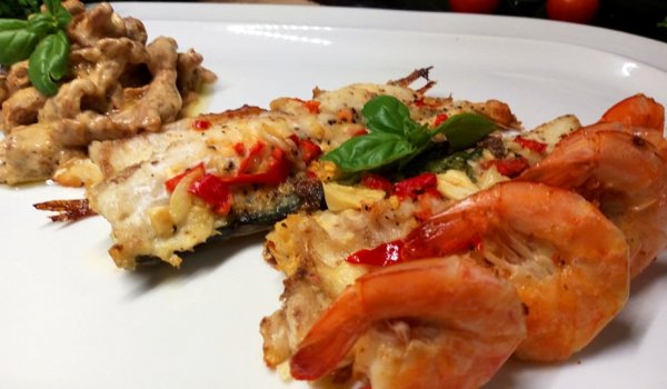 Лаврак със сос от гъби пачи крак