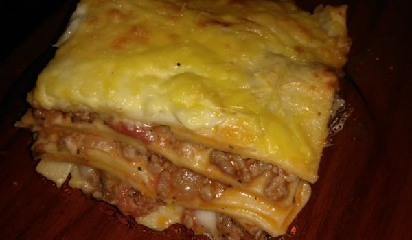 Лазаня с домашни кори
