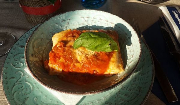 Лазаня с два вида сос по турски